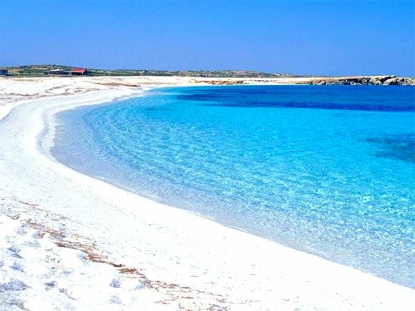Sardegna Ruba Sabbia In Spiaggia Fermato Dalla Forestale E Tremila 
