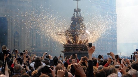 Pasqua a Firenze, anche Renzi al tradizionale scoppio del carro
