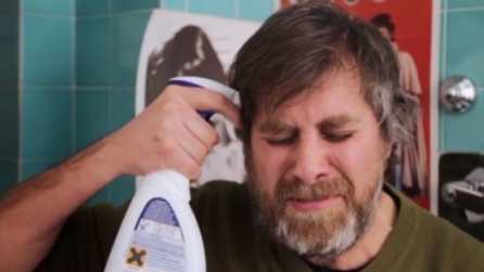 "Dona il tuo 5 x 1000 agli artisti depressi", la parodia diventa un cult