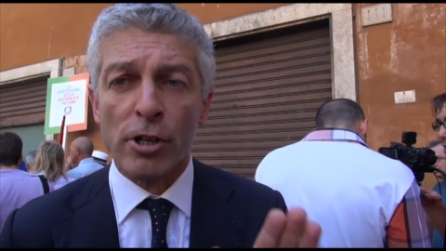 Presidio contro la riforma della Costituzione, Morra (M5S): "Vinceremo questa battaglia informando i cittadini"