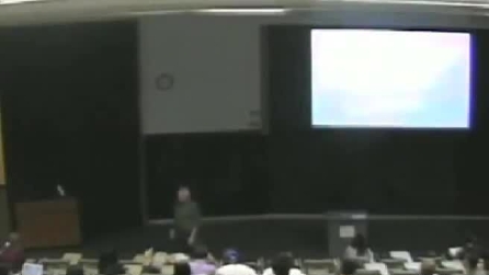 L'Università fa venire gli incubi: uno studente dorme e si sveglia di soprassalto durante la lezione