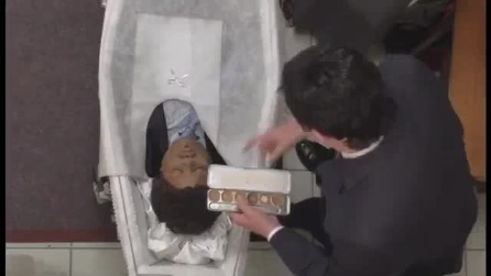 Il morto resuscita, che spavento!