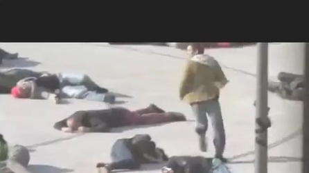 Tutta la città sviene davanti ai suoi occhi