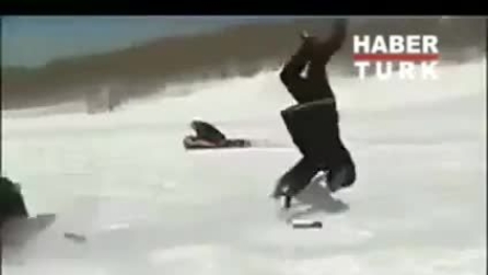 Reporter travolto sulla pista da neve