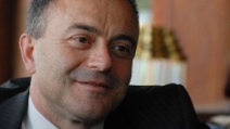 RadioMafiopoli19. Antonio Nicaso: "La regola del magistrato in servizio usata per Gratteri ma non per Mancuso, perché?"
