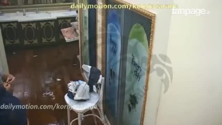 Sexo no chuveiro ao vivo na televisão: confira reality chocante