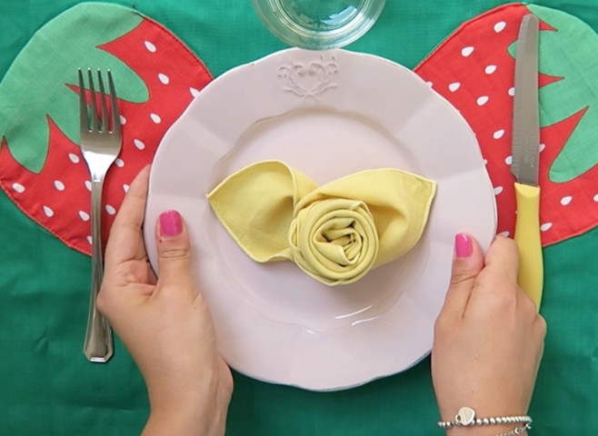 Come Realizzare Un Tovagliolo A Forma Di Rosa