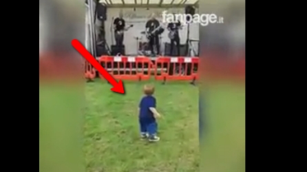 Un concerto tutto dedicato a lui: l'energia di questo bambino vi conquisterà