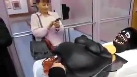 Ad ogni fetta, un dolore e il pianto