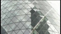 Nella City of London nei pressi del 30 St Mary Axe (Gherkin - Cetriolo)