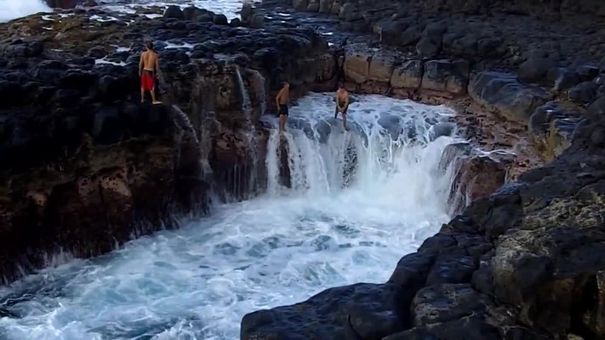 Si chiama “piscina della morte” e quello che accade è impressionante