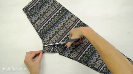 Ela faz um corte nas leggings e o que cria é fantástico