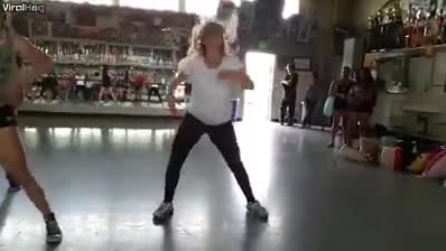 È incinta ma non vuole rinunciare alla sua grande passione