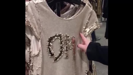Striscia il dito sulla maglia, l'effetto è assai curioso
