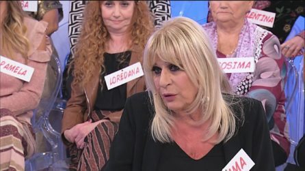 Uomini e Donne, Gemma: "Dovevo sdraiairmi sul biliardo?"