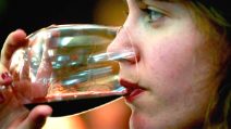 Ecco perché un bicchiere di vino rosso al giorno può fare bene alla salute