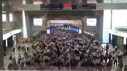 I pendolari invadono la metropolitana: una valanga