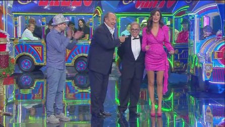Belen Rodriguez "seduce" Solferino Sodini, lui: "Non mi fa nessun effetto"
