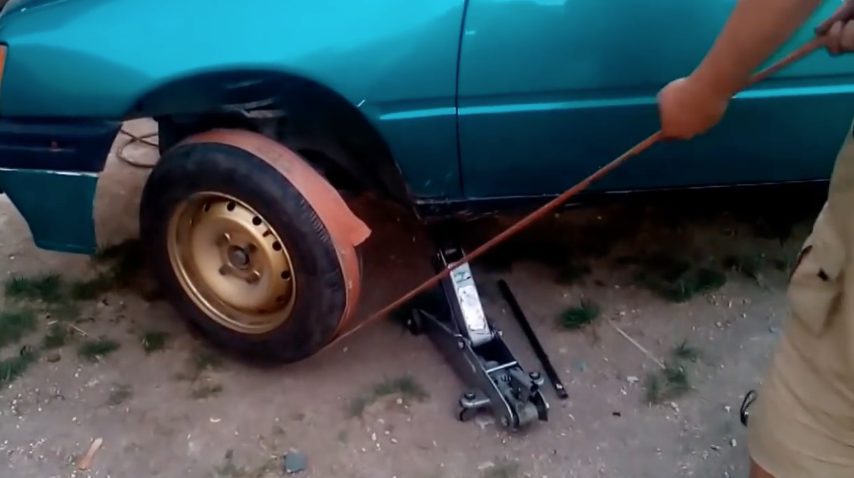 SPINGERE MACCHINA BATTERIA SCARICARE