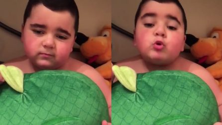 Il piccolo Umberto lancia un messaggio a Belen: "Lascia il tuo fidanzato"