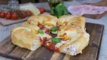 Pizza con cornicione ripieno di ricotta: come per rendere la pizza ancora più gustosa!