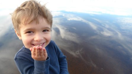"Per me la felicità è... ", i bambini completano la frase in occasione della Giornata della Felicità