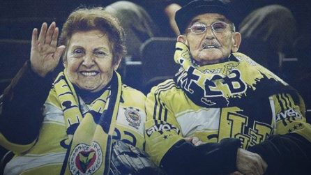 Mumtaz e Ihsan, la storia della coppia di anziani tifosi e del loro amore senza fine