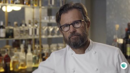 Giornata internazionale contro lo spreco alimentare: la candid di Carlo Cracco per Too Good To Go