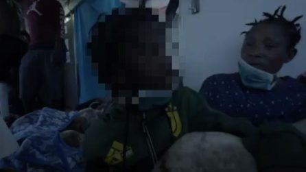 Migranti, Bangaly si salva ma chiede: dove è mia mamma?