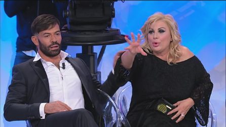 Uomini e Donne, Tina di nuovo alle prese con Angela: "Volevi sposarlo e poi prenderti la casa"