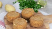 Potato and cheese croquettes: fried or oven baked, you have to try this recipe!
