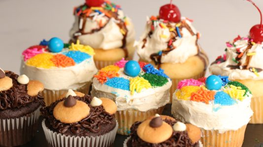 kitty litter cupcakes