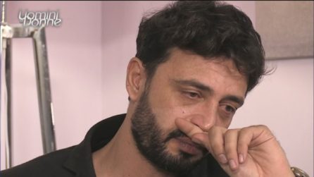 Uomini e Donne, le lacrime di Armando "Noel mi ha chiesto di mentire, per me c'è un'altra persona"