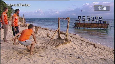 L'Isola dei Famosi, Alvin rimprovera i naufraghi