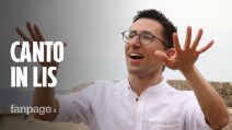 Daniele Pino, sordo dalla nascita, canta utilizzando la Lis:"Tradurre i testi mi rende felice"