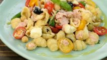 Insalata di pasta fredda: sfiziosa e fresca pronta in pochi minuti!