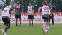 Finta di Mertens, gol di Callejon: un calcio di punizione magistrale