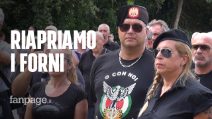 Con i fascisti sulla tomba di Mussolini: "Riapriamo i forni crematori. Se fa caldo è colpa dei neri"