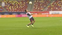 i giocatori della Spagna fanno quello che vogliono col pallone: l'allenamento è spettacolare