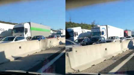 Napoli-Roma bloccata, tir e auto bloccano l'autostrada per chilometri