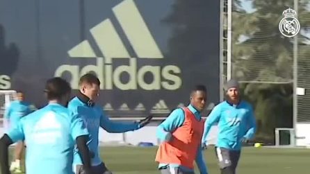 Il tocco di classe di Luka Modric: le immagini durante gli allenamenti