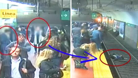 Un'assurda fatalità scaraventa la donna sui binari. L'intervento dei passeggeri evita una tragedia