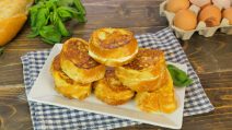 Pane cremoso fritto con le uova: il modo geniale per riciclare il pane raffermo!