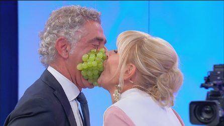 Uomini e Donne, trovo over: Gemma e Juan Luis al gioco dell'uva