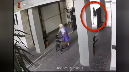 Firenze, alle spalle dell'anziana col deambulatore sbuca un uomo: rapina nel cortile di casa
