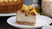 Cheesecake mele e caramello: sarà uno dei dolci più buoni mai realizzati!