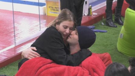 Grande Fratello VIP - Paolo Ciavarro e Clizia Incorvaia avvinghiati