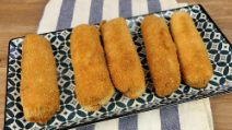 Rotolini di pancarrè fritti: sfiziosi e saporiti, pronti in 20 minuti!