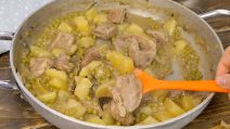 Spezzatino di carne, patate e piselli: la ricetta che piacerà a tutta la famiglia!