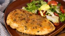 Pollo alla francese: la ricetta per cucinare un petto di pollo tenero e saporito!